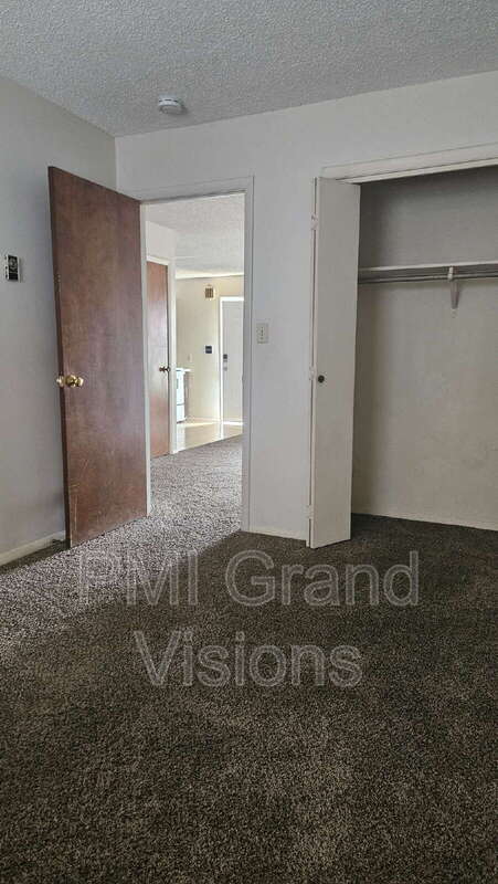 Building Photo - 1305 18th St