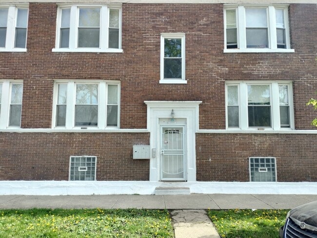 Primary Photo - 1413 W 66th St