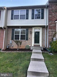 Building Photo - 318 Red Haven Ct
