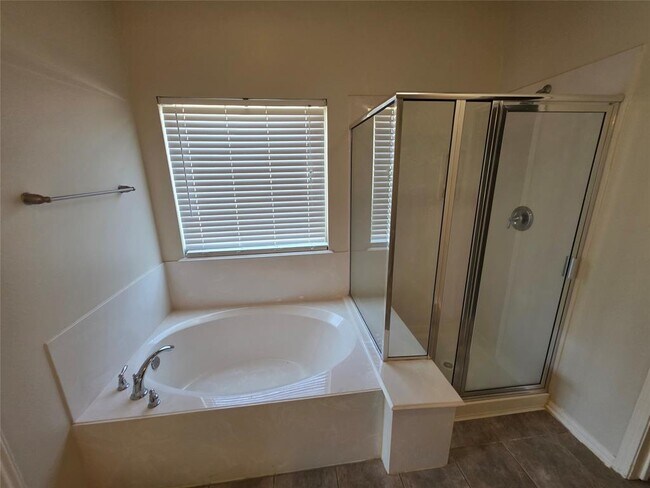 Building Photo - 22023 Cascade Hollow Ln