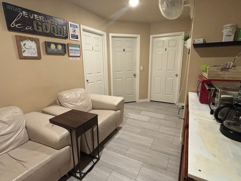 Building Photo - 1350 S Greenfield Rd