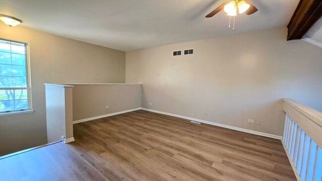 Building Photo - 963 Taylor Dr