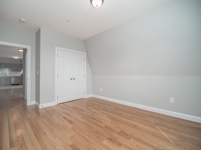 Building Photo - 7 Lowell St