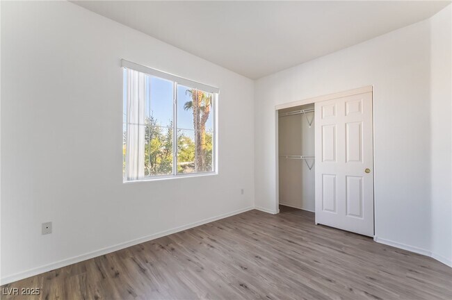 Building Photo - 7123 S Durango Dr