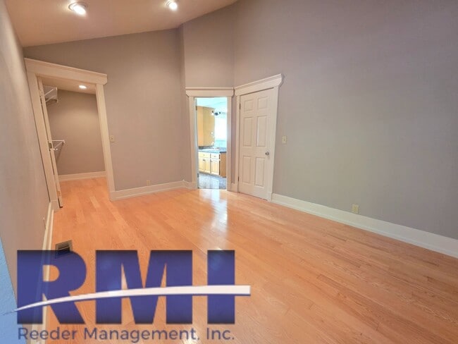 Building Photo - Waterfront Oasis!!!!