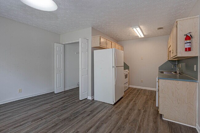 Building Photo - 5713 Marlette Ct