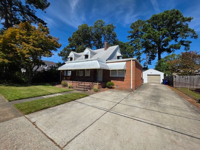 Building Photo - Charming brick ranch in Ellsworth