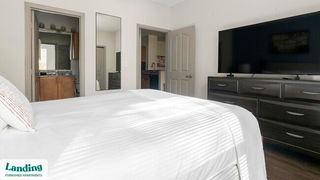 Building Photo - 1505 Fort Clarke Blvd