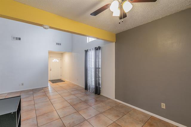Building Photo - 611 Lost Springs Ct