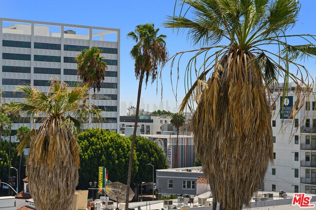 Building Photo - 7135 Hollywood Blvd