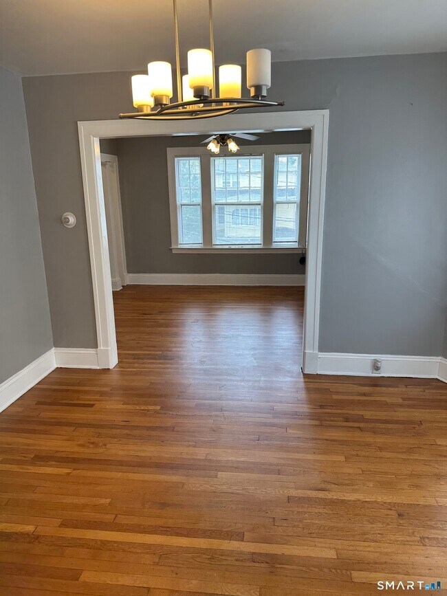 Building Photo - 448 Hillside Ave