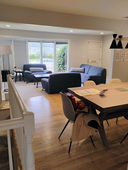 Building Photo - 9 Harris Pl