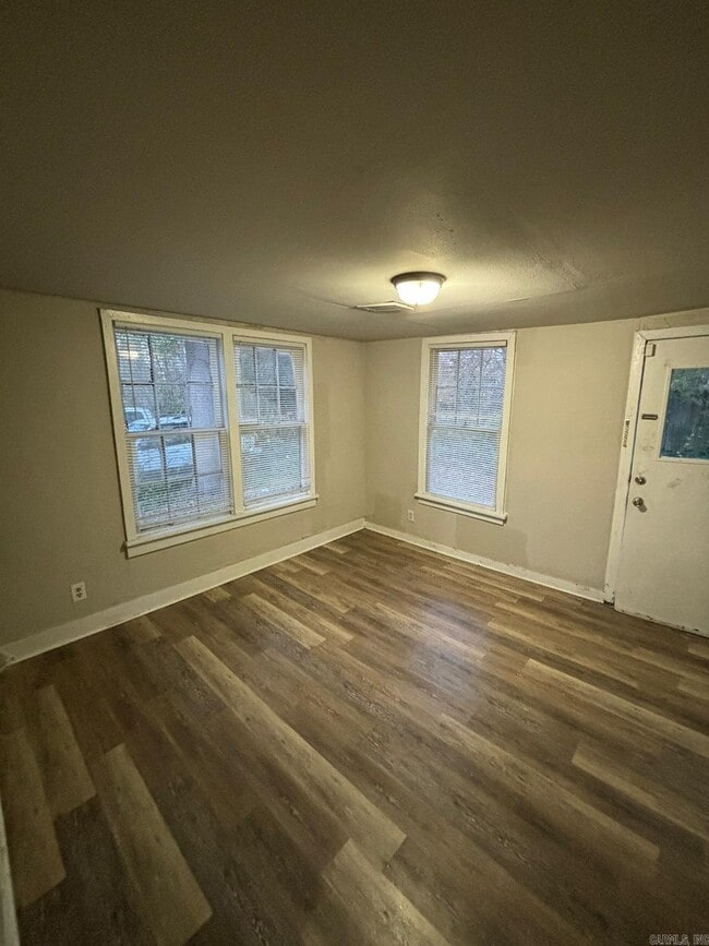 Building Photo - 124 College Park Cir
