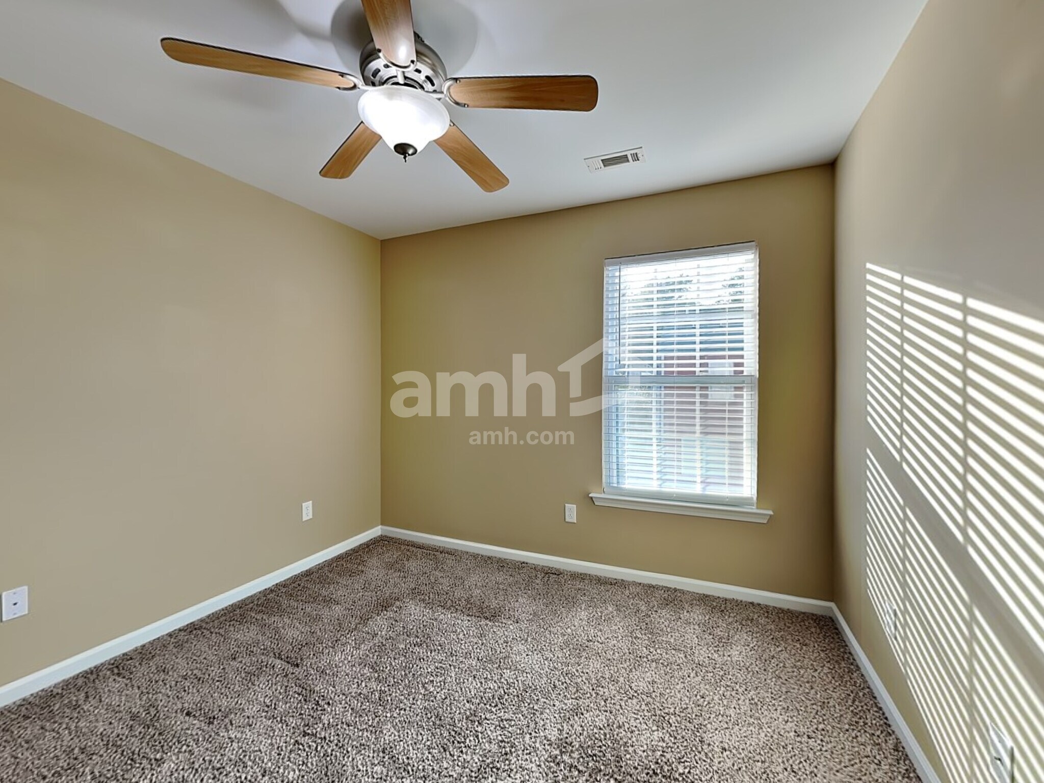 Building Photo - 113 Pin Oak Ct