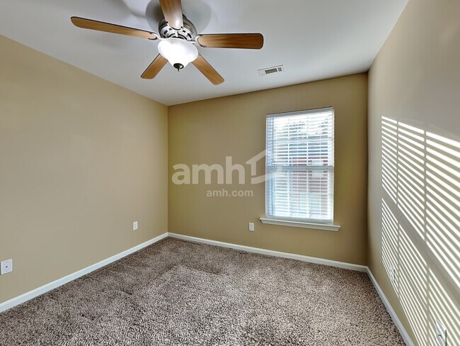 Building Photo - 113 Pin Oak Court