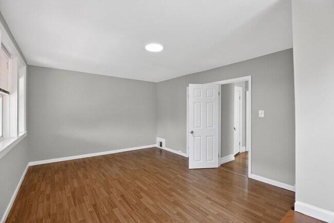 Building Photo - 5446 Narcissus Ave