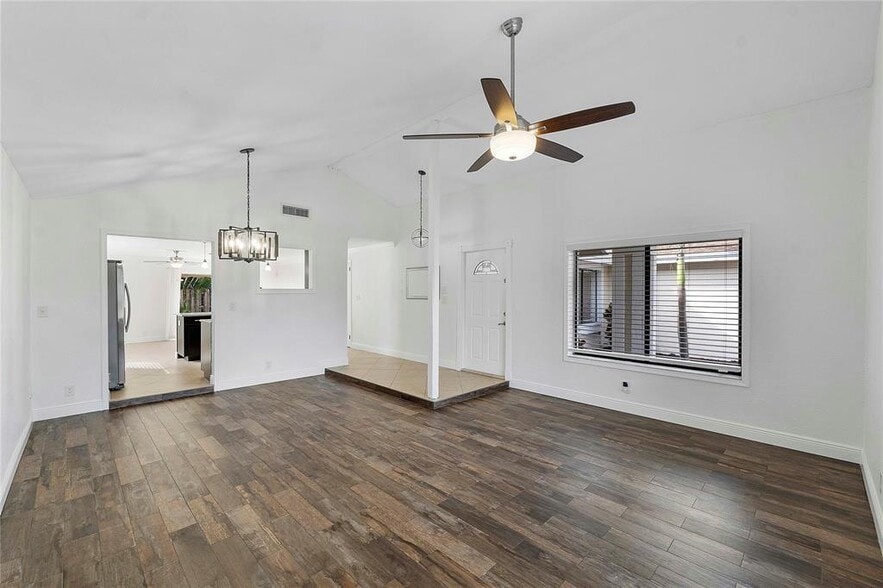 Building Photo - 7320 NW 45th Ct