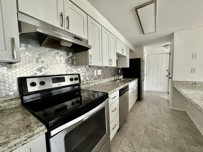 Building Photo - 1645 Arlyn Cir
