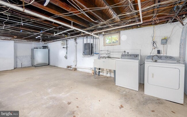 Building Photo - 8 Melvin Rd