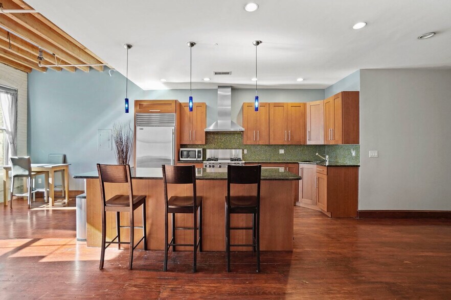 Building Photo - 96 South St