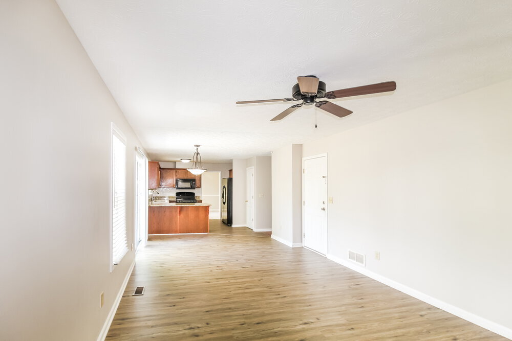 Building Photo - 2915 Emerson Lake Dr