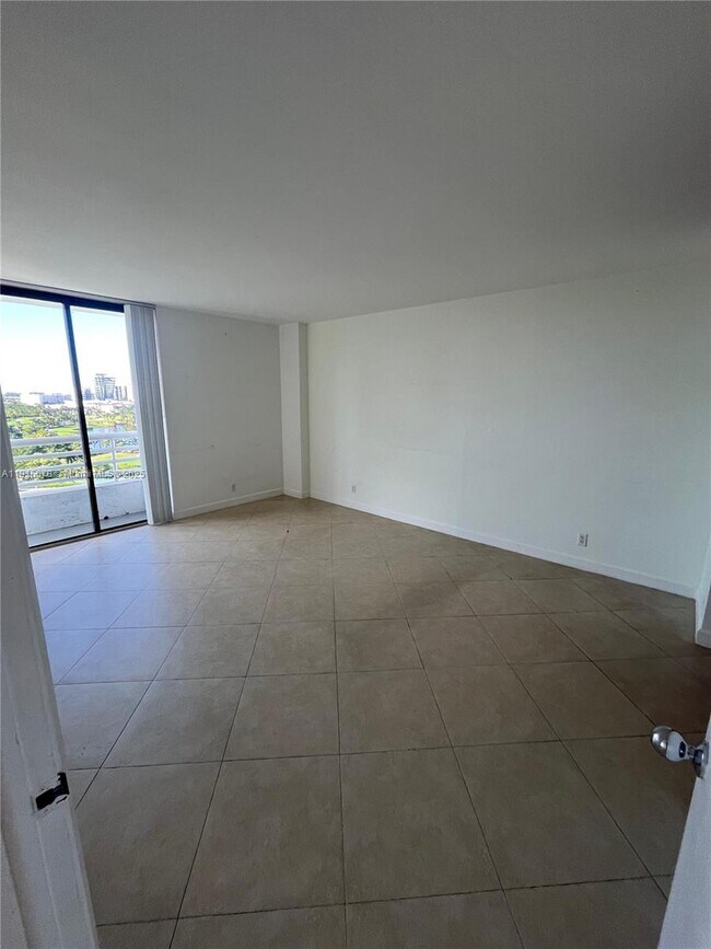 Building Photo - 3300 NE 192 St