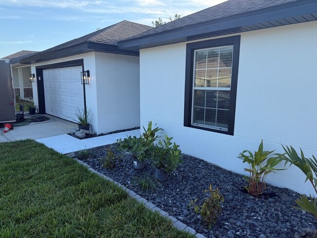 Building Photo - Remodeled Single Family Home in Hunter's Ridge Ormond Beach