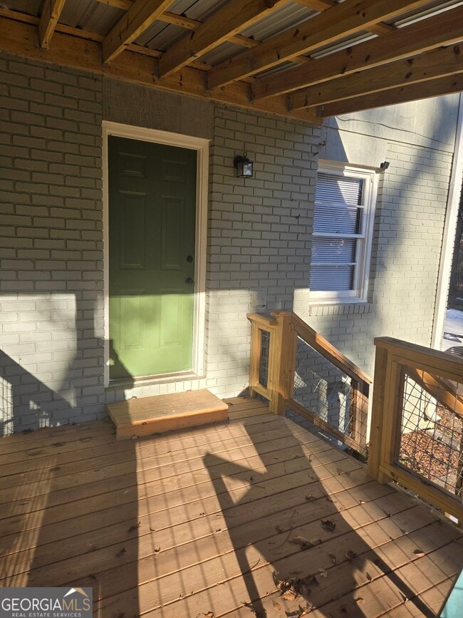 Building Photo - 320 Vine St