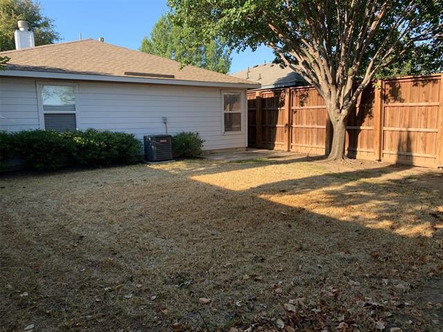 Building Photo - 827 Savage Dr