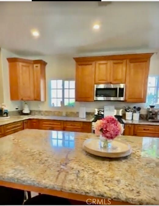 Building Photo - 104 Avenida Caballeros