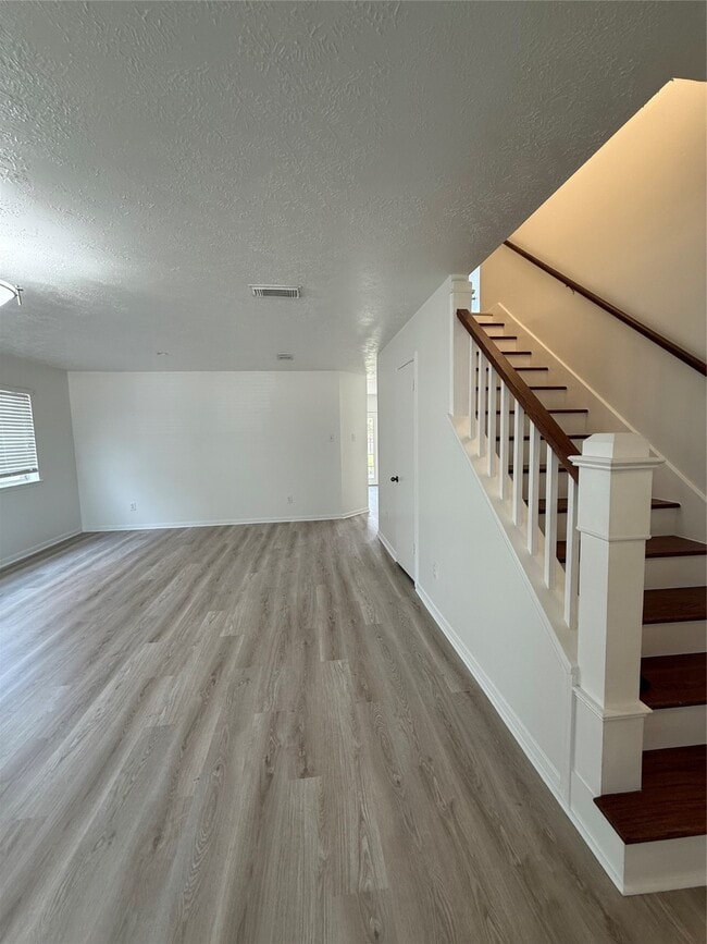 Building Photo - 17011 Macleish Dr
