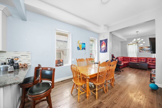 Building Photo - 1307 S Ashland Ave