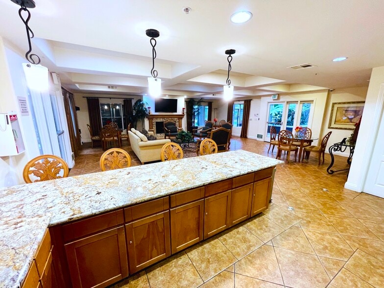 Building Photo - 4060 Glencoe Ave