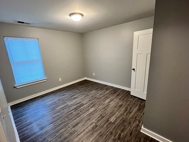 Building Photo - 900 5th Way