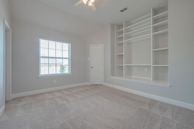 Building Photo - Welcome to this beautiful 4-bedroom, 3.5-b...