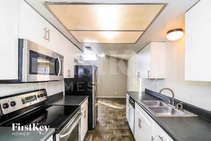 Building Photo - 3320 S Margo Dr