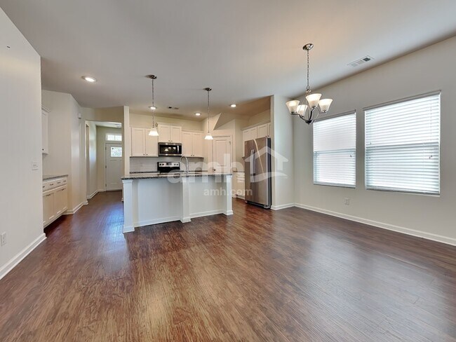 Building Photo - 330 Crabapple Cir