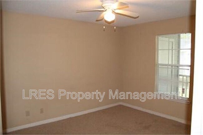 Building Photo - 5992 Westgate Dr