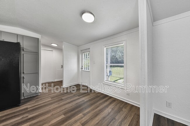 Building Photo - 119 Mccallman Rd