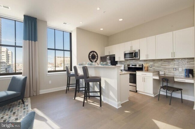 Building Photo - 235 N Christopher Columbus Blvd