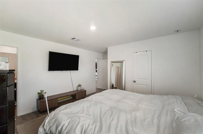 Building Photo - 24147 Becker Hollow Ln