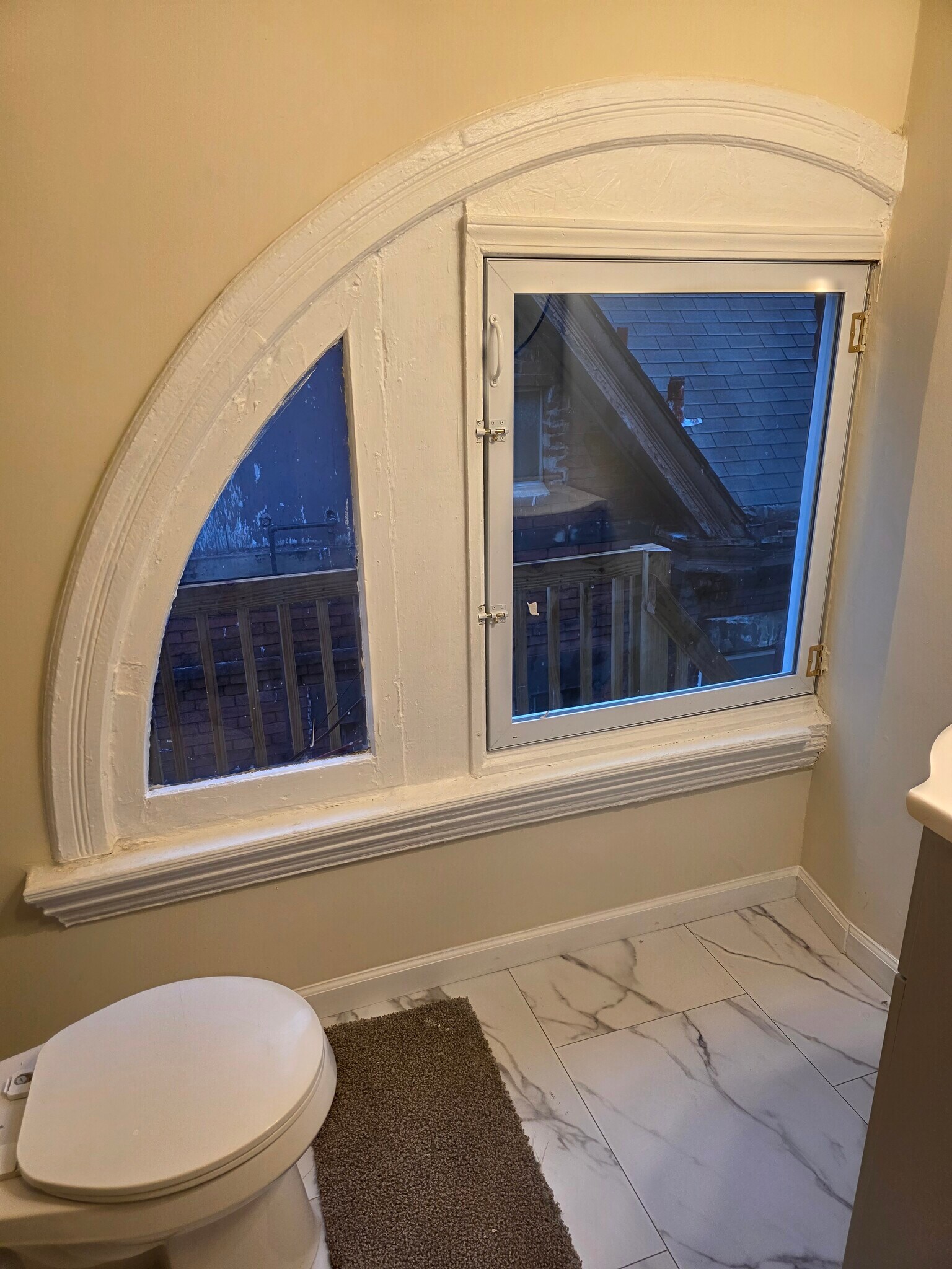 Building Photo - 5487 Hays St