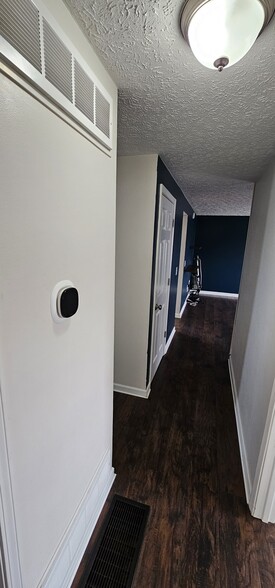 Hallway - 6083 Bolamo Ct