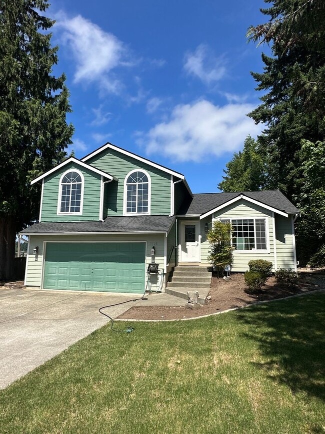 Building Photo - Beautiful Bonney Lake Inlet Isle Tri-Level 3 bed 2.5 bath Home!