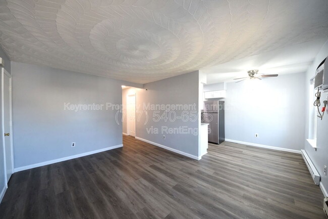 Building Photo - 405 Clifton St