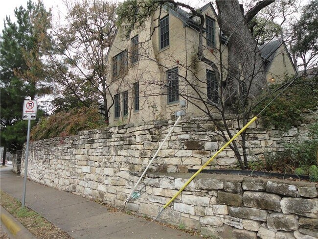 Building Photo - 311 Moore Blvd