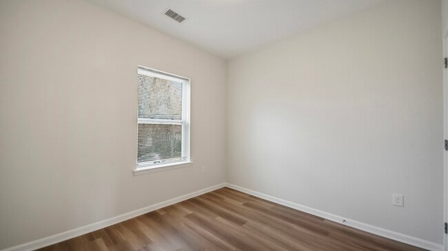 Building Photo - 5608 Bucknell Rd