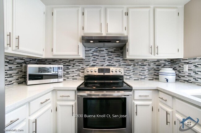 Building Photo - 2830 Buena Knoll Ct