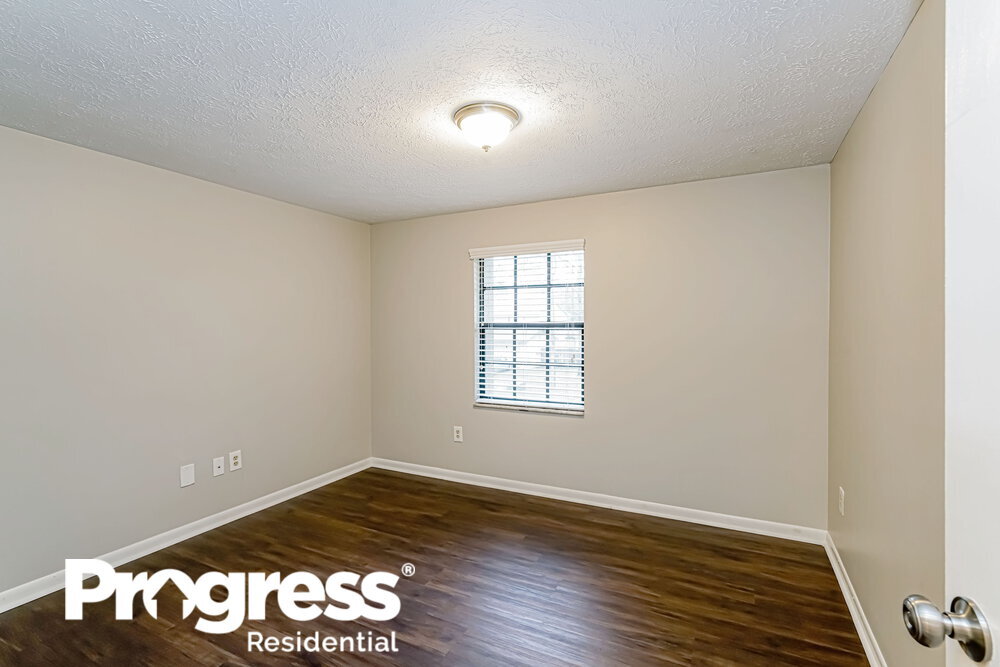 Building Photo - 15715 Country Lake Dr