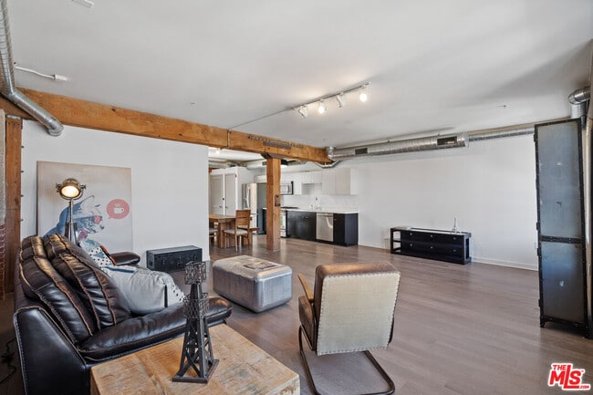 Building Photo - 527 Molino St